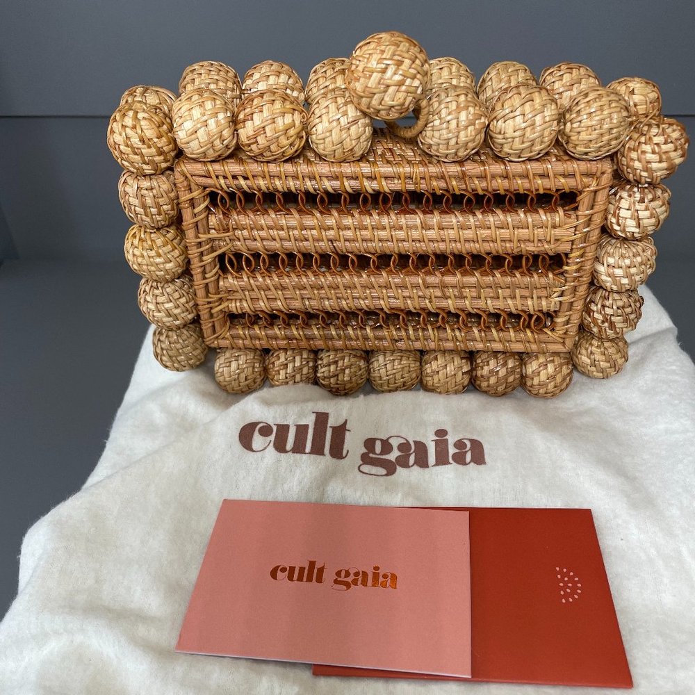Must have summer Cult Gaia Eos Natural Clutch Bag